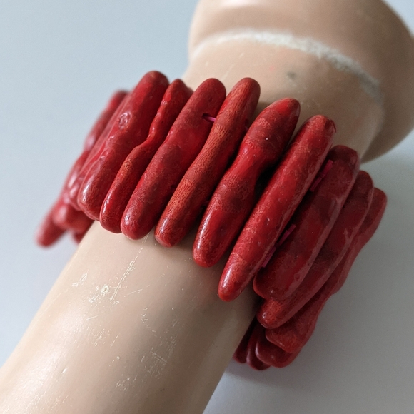 Jewelry - Vintage Red Stem Coral Stretch Bracelet